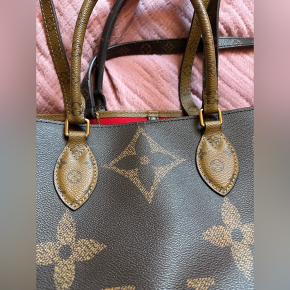 Authentic Louis Vuitton purse - Picture 10 of 13
